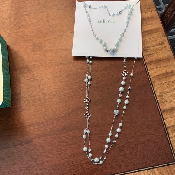 Beautiful Stella and Dot necklace - Picture 2 of 5